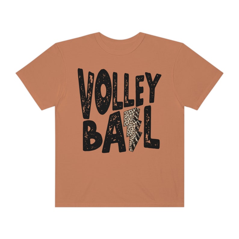 Volleyball Shirts Comfort Colors Tshirts Retro Volleyball T-Shirt Volleyball TShirt Game Day Tees Sports Team Volleyball Mama Mom Coach Gift Yam