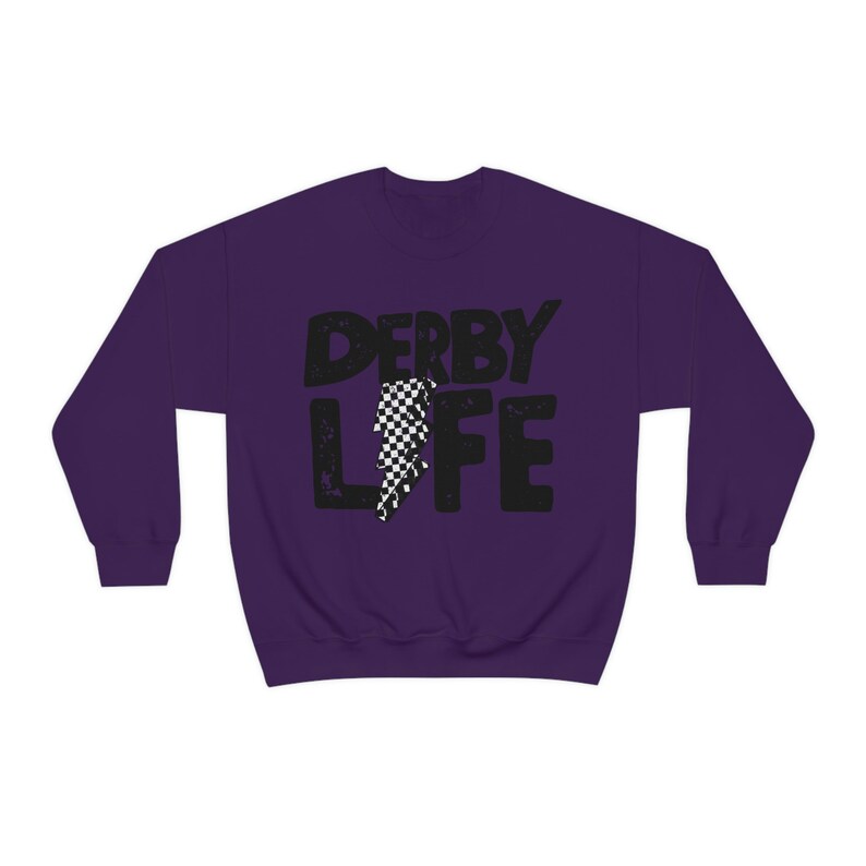 Maglietta ROLLER DERBY Felpa girocollo Roller Derby Regali Roller Derby Magliette Derby per mamma Pattinaggio a rotelle Compleanno Magliette estetiche coordinate per la squadra Purple