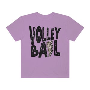 Volleyball Shirts Comfort Colors Tshirts Retro Volleyball T-Shirt Volleyball TShirt Game Day Tees Sports Team Volleyball Mama Mom Coach Gift Orchid