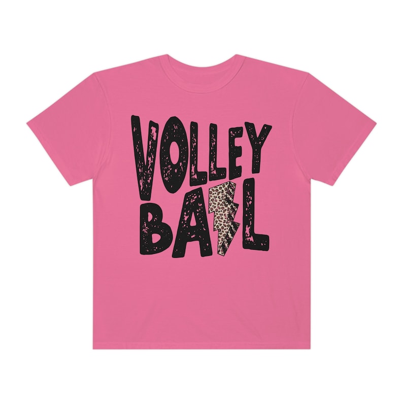 Volleyball Shirts Comfort Colors Tshirts Retro Volleyball T-Shirt Volleyball TShirt Game Day Tees Sports Team Volleyball Mama Mom Coach Gift Crunchberry