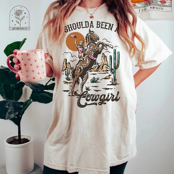 Cowgirl Shirt Western Distressed Retro Graphic Tee Yeehaw Cowboy Comfort Colors T-Shirt Oversized Vintage Music Tee Country Songs Shirt