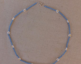 DAISY necklace blue / Perlenkette mit Blümchen