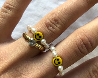 HAPPY FACE ring / Perlenring mit Smiley aus 100% Süßwasserperlen