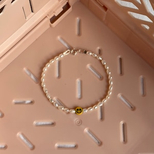 HAPPY FACE bracelet / pearl bracelet made of freshwater pearls
