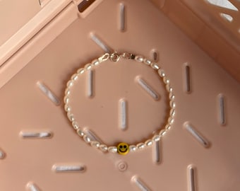 HAPPY FACE bracelet / pearl bracelet made of freshwater pearls