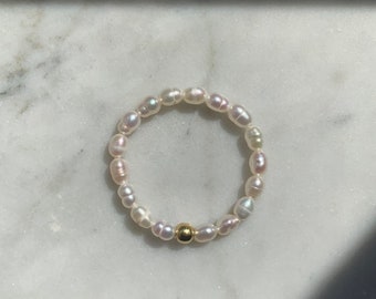 MINI KARLA pearl ring / elastic pearl ring made of mini freshwater pearls with ball bead