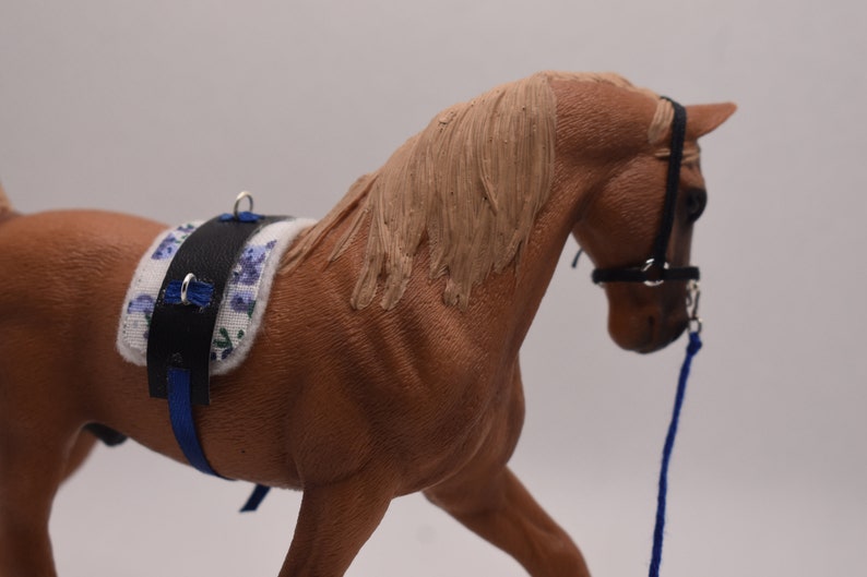 Schleich Lunging Set (large Horse): Cavesson With Lunging Belt + Pad ...