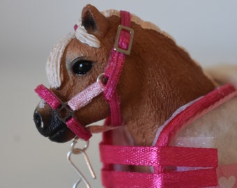 Schleich halter, many colors (two-tone) with knitting accessories, horse gift, girl, children's birthday, toy, Christmas, gift