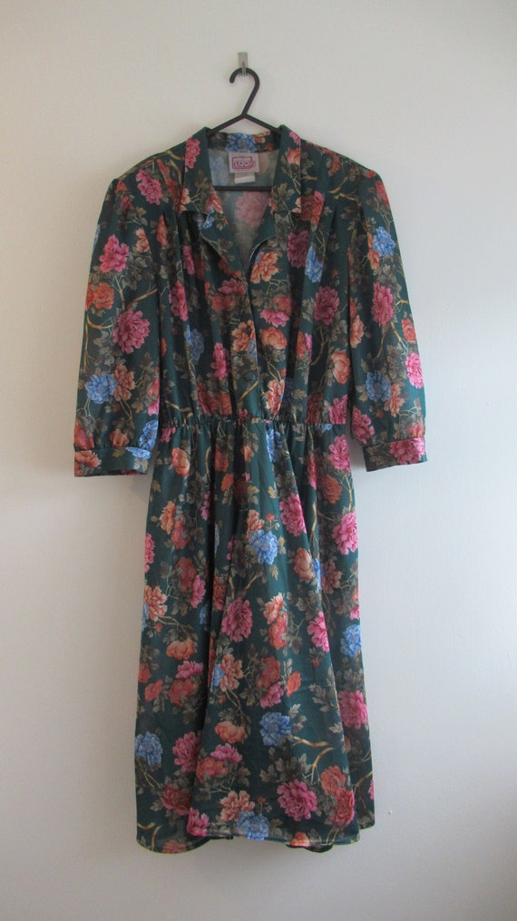 Vintage 1970s Green Floral Print Dress