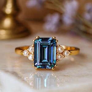 Emerald Cut Alexandrite Ring, Freshwater Pearl Cluster Ring, 18K Solid Gold Engagement Ring, Color Changing Gemstone Jewelry, Birthday Gifts