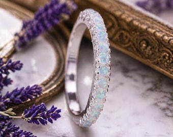 Fire Opal band, 925 sterlingzilveren trouwring, handgemaakte vrouwen sieraden, halve eeuwigheid bruidsring, stapelbare belofte band, cadeau voor vrouw