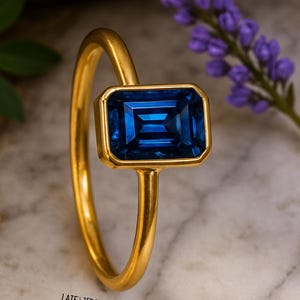 Sapphire Vintage Ring Blue Sapphire baguette Ring, 14k Gold Sapphire Ring September Birth Stone Ring, Bridesmaid Gift Ring Promise Ring Gift