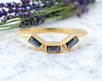 Sapphire Band, Baguette Sapphire Curved Wedding Ring, September Birthstone Ring, Unique Band, Stacking Ring, Vintage 14K Yellow Gold Ring