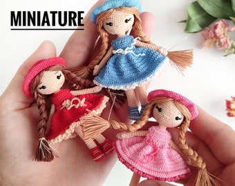 Muñeca pequeña, miniatura Amigurumi Crochet Lenora