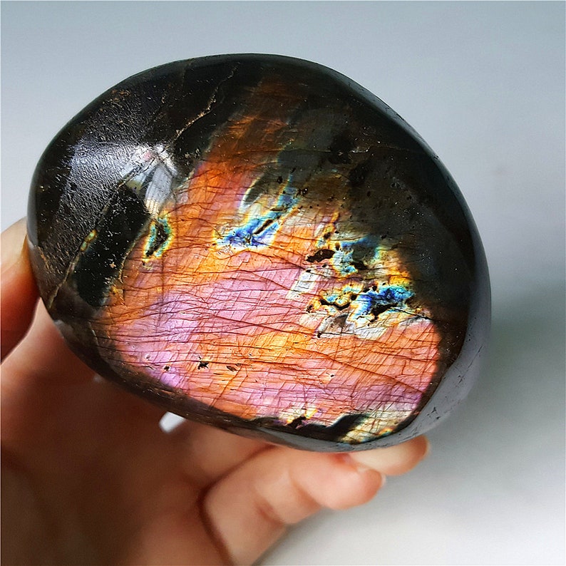 Polished Gemstone Stone Labradorite Crystal Healing AAA Natural Purple Flash Rainbow Labradorite Heart Crystal Pendant Palm Stone