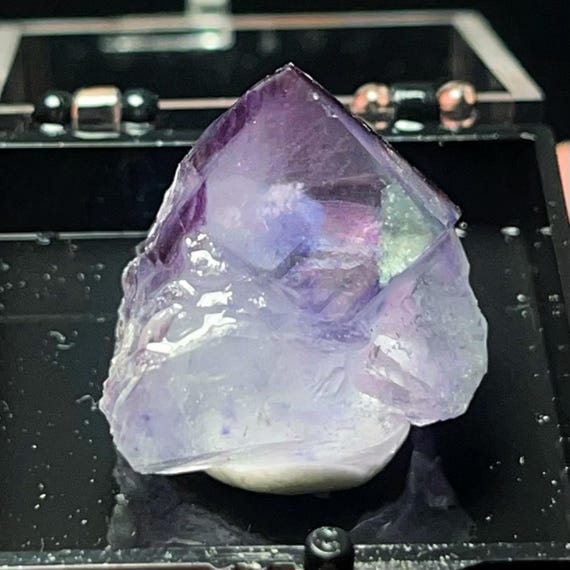 緑と紫の鉱石結晶 緑と紫の鉱石結晶 Amazon.co.jp: Wholehot フローライト 天然蛍石結晶