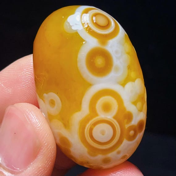 希少なゴビアゲートの目石：マダガスカル産ヒーリングクリスタル