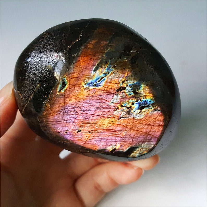 Polished Gemstone Stone Labradorite Crystal Healing AAA Natural Purple Flash Rainbow Labradorite Heart Crystal Pendant Palm Stone