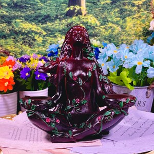 Earth Queen Crystal Ball Base: Home Decoration (5-20cm Balls)