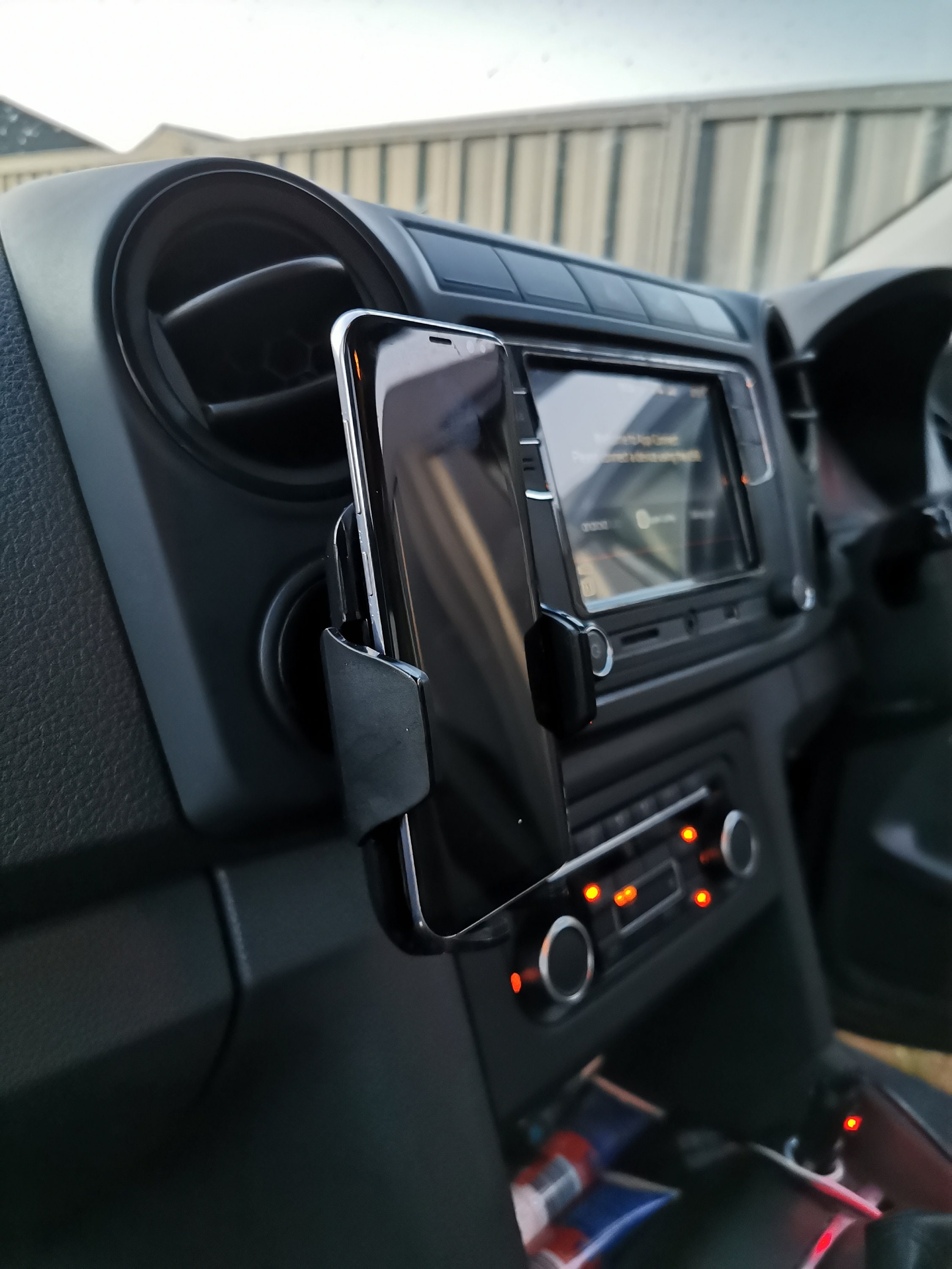 Vw amarok phone holder deals
