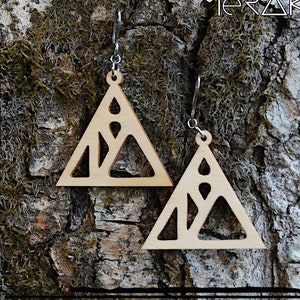 Geometrische Laserschneide-Ohrringe aus Holz und Stahl - Dreieck