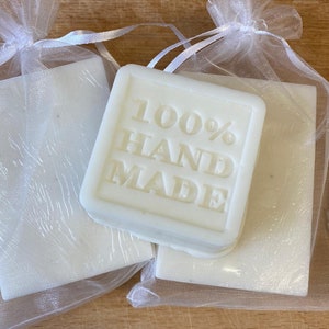 Pain de savon pour le corps à l'huile de noix de coco naturelle fait main - Livraison gratuite au Royaume-Uni image 6
