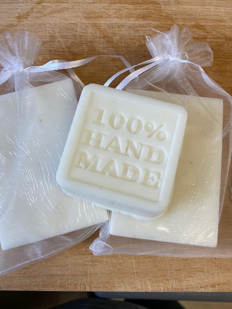 Pain de savon pour le corps à l'huile de noix de coco naturelle fait main - Livraison gratuite au Royaume-Uni image 6