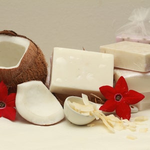 Handmade Natural Coconut Oil Body Soap Bar - Free UK Delivery Draft