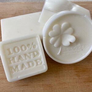 Pain de savon pour le corps à l'huile de noix de coco naturelle fait main - Livraison gratuite au Royaume-Uni image 5