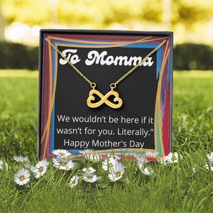 Divertida tarjeta del Día de la Madre a mamá: collar de amor infinito - No estaríamos aquí si no fuera por ti Tarjeta de mensaje con caja