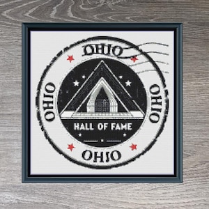 Pode incluir: Padrão de ponto cruz preto e branco de um selo vintage do Hall da Fama de Ohio com estrelas vermelhas e o texto "OHIO" repetido quatro vezes. O padrão tem 150 pontos de largura por 150 pontos de altura e usa 8 cores DMC.
