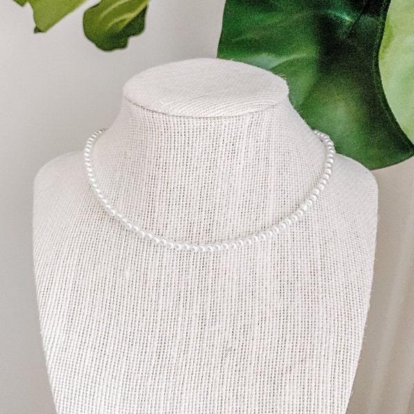 simple pearl necklace | pearl choker | pearls | necklace | simple | dainty