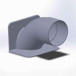 Op de afbeelding: Een grijze kunststof ventilatiebocht met een vierkante flens voor wandmontage. De bocht heeft een hoek van 90 graden en een gladde, afgeronde binnenkant.