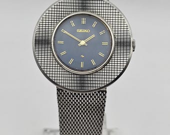 Vintage Seiko Disco Volante Chariot REF 2220-0310 Stainless Steel 1970's Collectible Watch bleu dial, manual wind working, gift for her