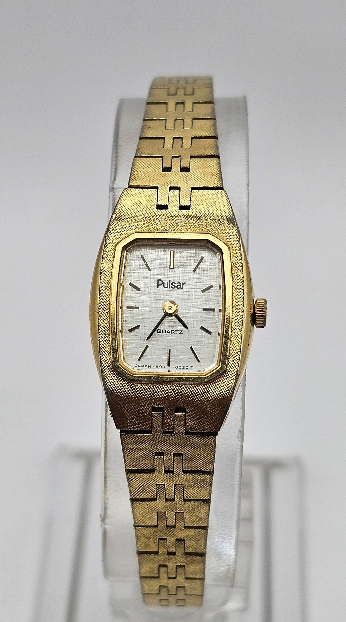 Beautiful Ladies Pulsar by Seiko Gold Tone Watch With Textured 