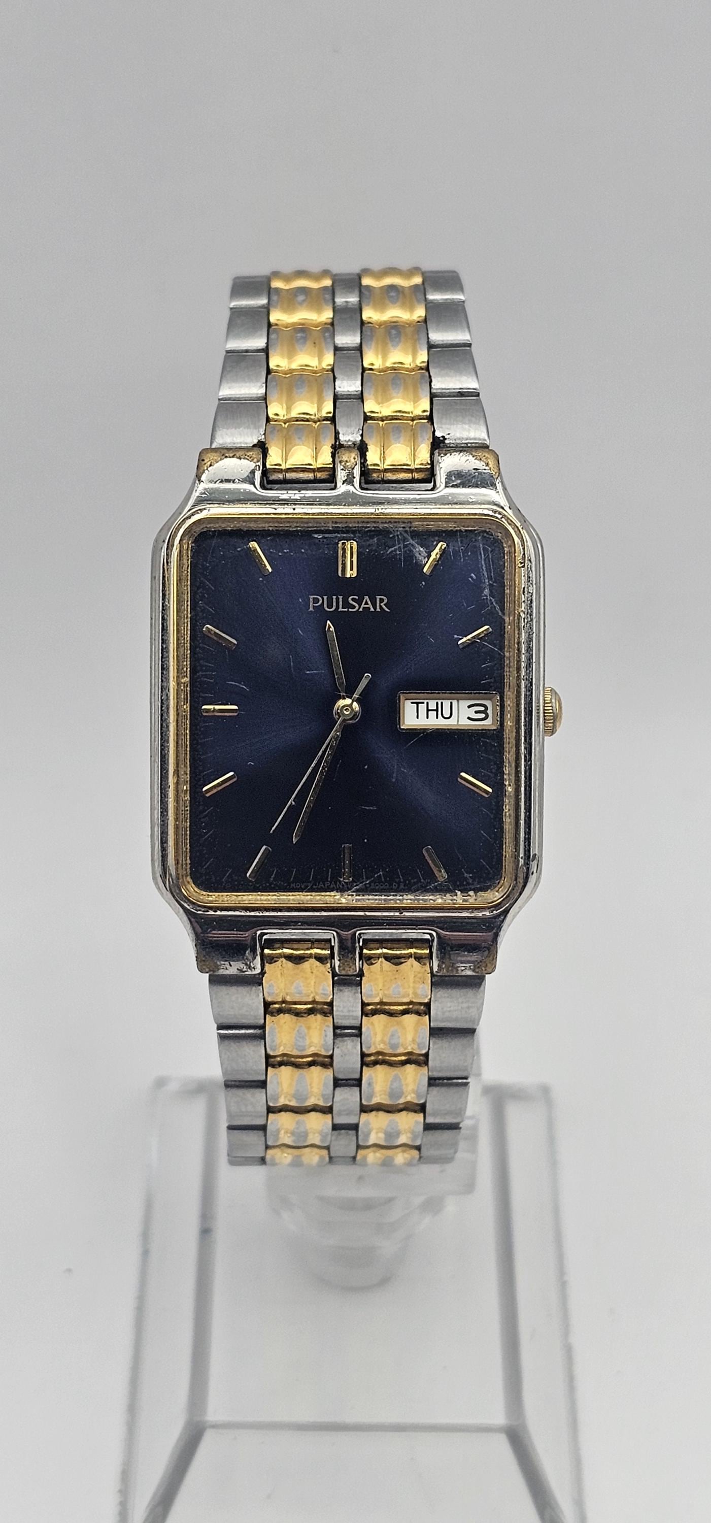 Pulsar タッチデジタル腕時計 シルバー 伝説的なLEDデジタルウォッチ「ハミルトン パルサー」が50年の時