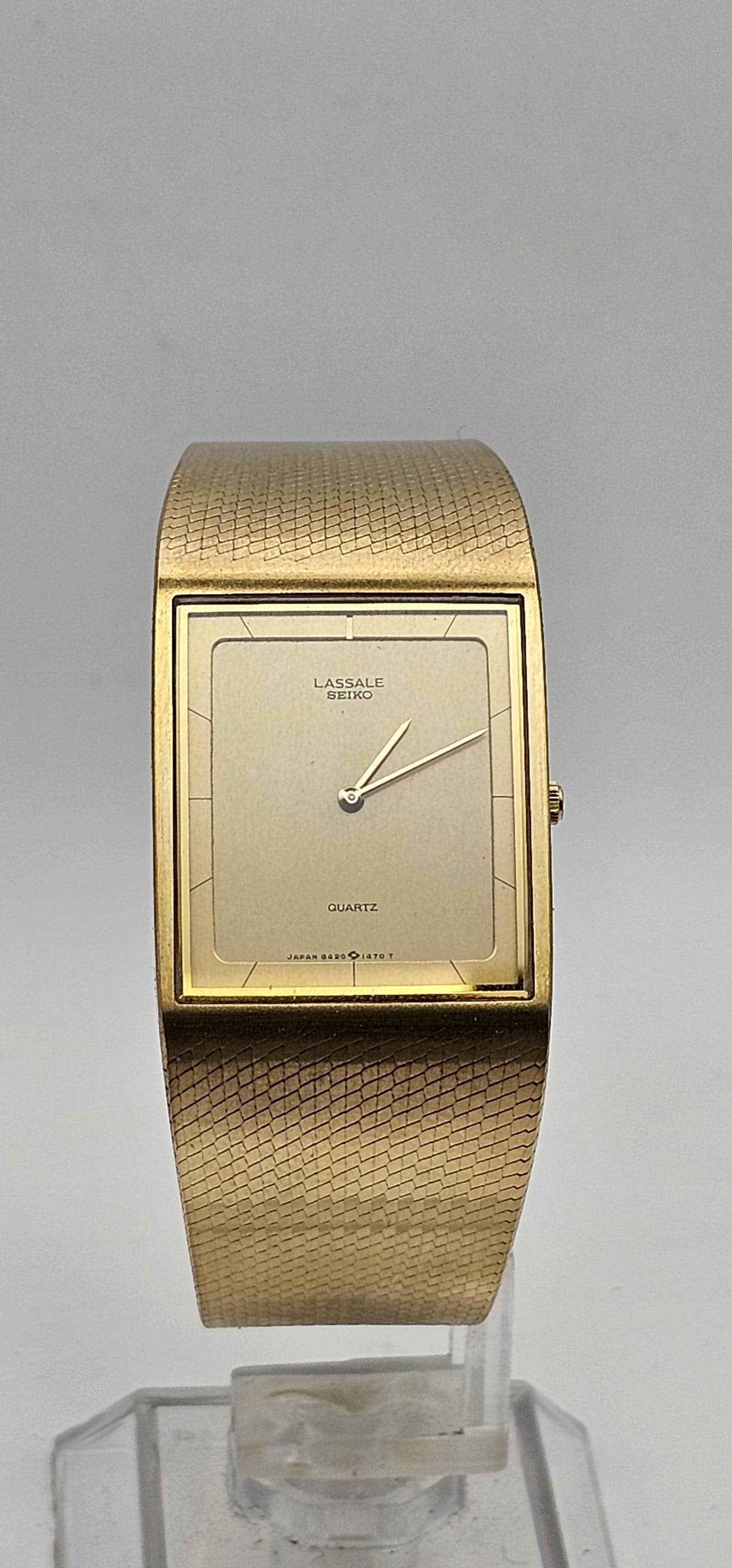 Rare and Beautiful Seiko Lassale 8420-6869 Quartz Dress Watch