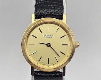 Vintage 1976 Bulova Quartz Digital Gold Tone Watch 35mm  display picture 2
