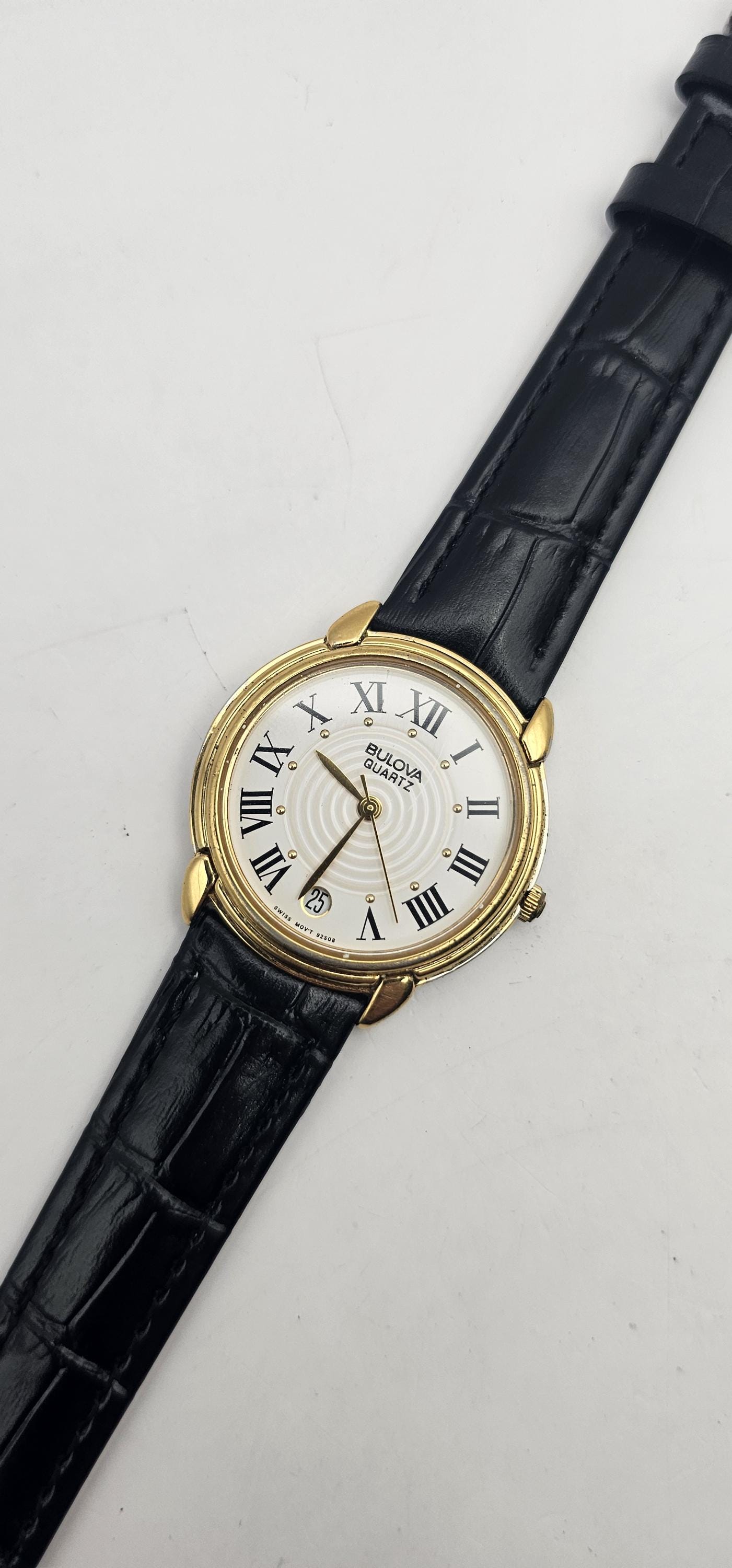 A Beautiful Vintage Bulova Gold Tone Ladies Date Watch  display picture 1