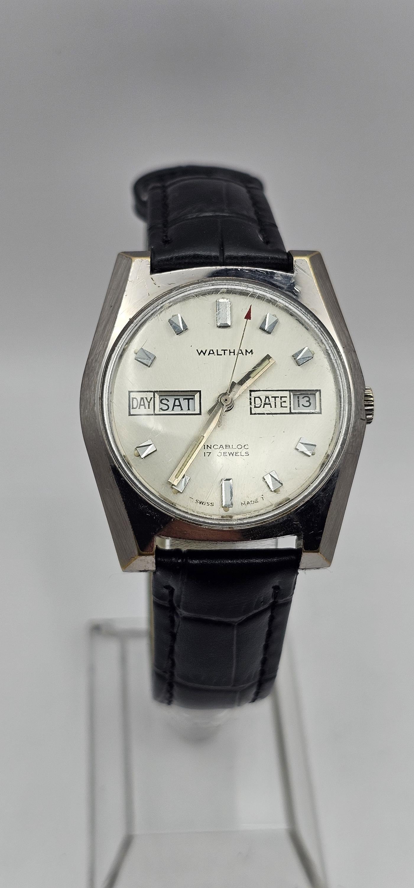美品 WALTHAM 機械式 時計 swiss made Amazing Vintage 34mm Waltham Swiss Made Day Date Men Watch, Manual