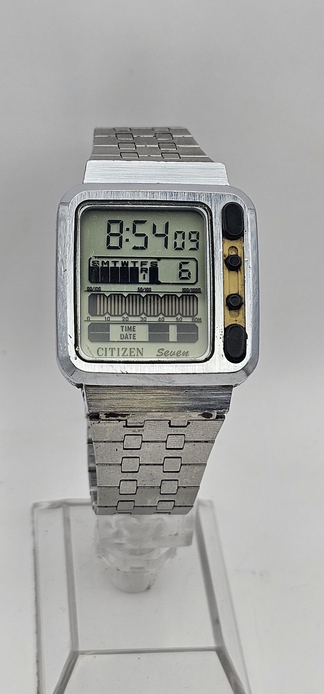 Ultra Rare Vintage Citizen SEVEN LCD DIGITAL Mens Watch D020