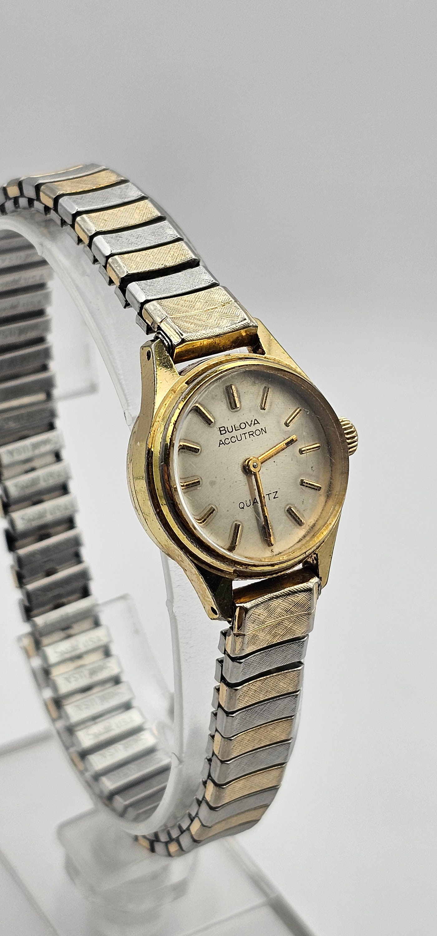 Rare Classy Ladies Bulova Accutron N7 Quartz 10K Gold RGP  display picture 3