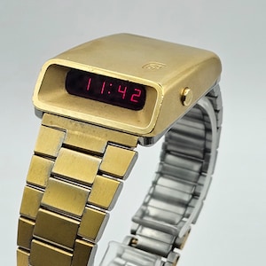 Ultra Rare extraordinary Girard Perregaux 9931 PF Casquette 1970's LED Digital Yellow Gold Electroplate Bezel Vintage, Excellent working