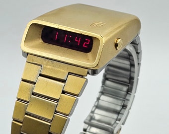 Ultra Rare extraordinary Girard Perregaux 9931 PF Casquette 1970&#39;s LED Digital Yellow Gold Electroplate Bezel Vintage, Excellent working