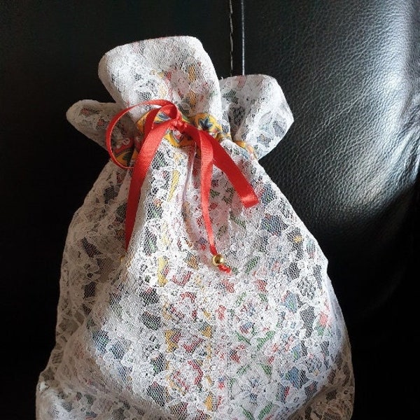 Sac à lingerie en dentelle et tissu imprimé