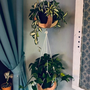 Zweistufige Pflanzenampel, Indoor-Übertopf, Pflanzenhänger, Holzpflanzenhänger, Mehrfach-Pflanzenhänger, Pflanzenständer, Geburtstagsgeschenk für Pflanzenliebhaber