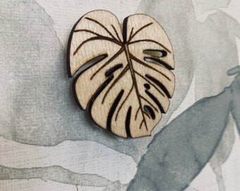 Monstera magnet, kitchen magnet, home decor, plant magnet, plant decor, gift for plant lover, plant accessories, cute magnet, wood magnet,
