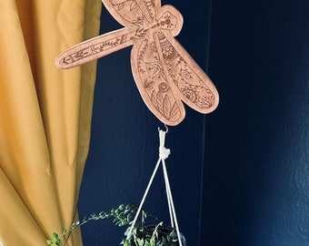 Dragonfly, plant hanger, plant stand, plant decor, gift for plant lover, Mother’s Day gift, garden decor, plant accessories, bug gift, fairy