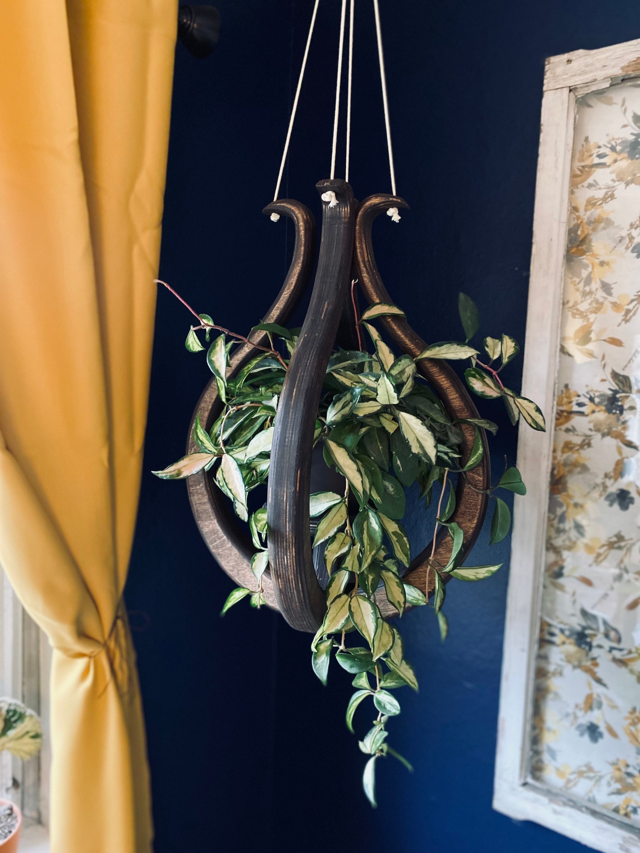 Elegant, plant hanger, plant stand, indoor planter, plant decor, gift for plant lover, Valentine’s gift for wife, home decor, plant shelf,