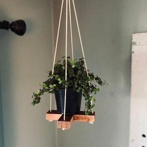 Small plant hanger, wood hanger, indoor plant hanger, plant stand, planters, plant pot, Valentine’s gift for girlfriend, plants